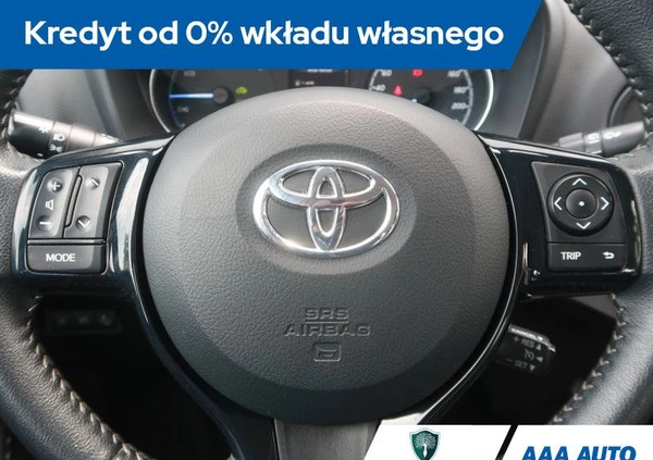 Toyota Yaris cena 58000 przebieg: 83212, rok produkcji 2018 z Torzym małe 106